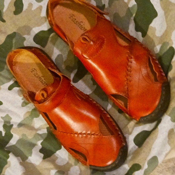 Fashion HSY. Men's sandals handcrafted size 11 orange in color - Picture 2 of 9